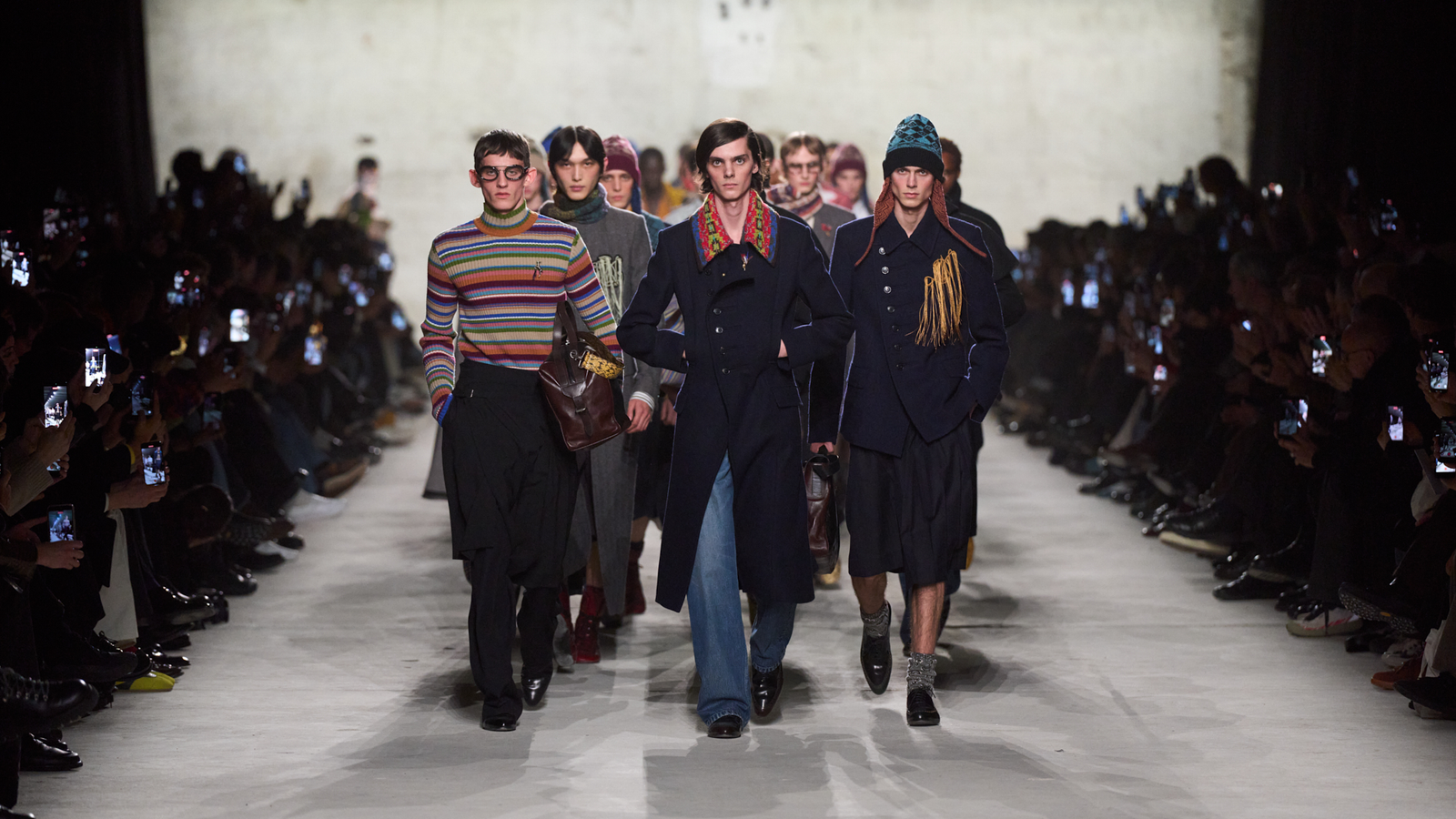69813cc359d2af2cb7186f11_DRIES_VAN_NOTEN_FW26_FINALE